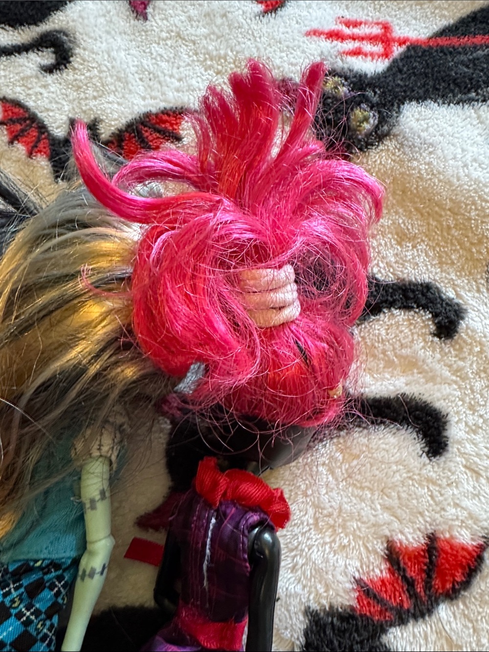 Monster High  Dolls - Picture 5 of 5